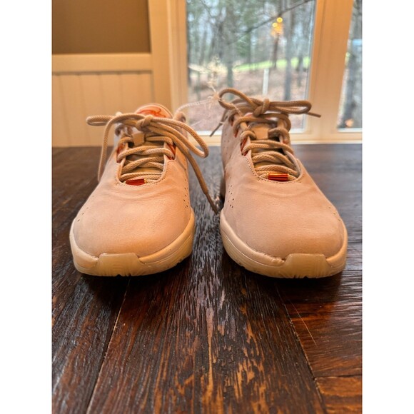 Athletic_Shoes